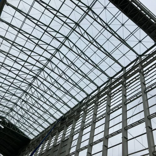 Werftgerüst mit Sicherheitsnetzen